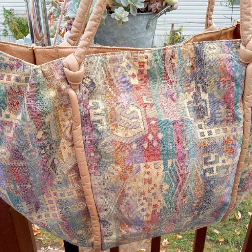 Susan Gail Weekend Bag. Genuine Leather.  Beautiful.